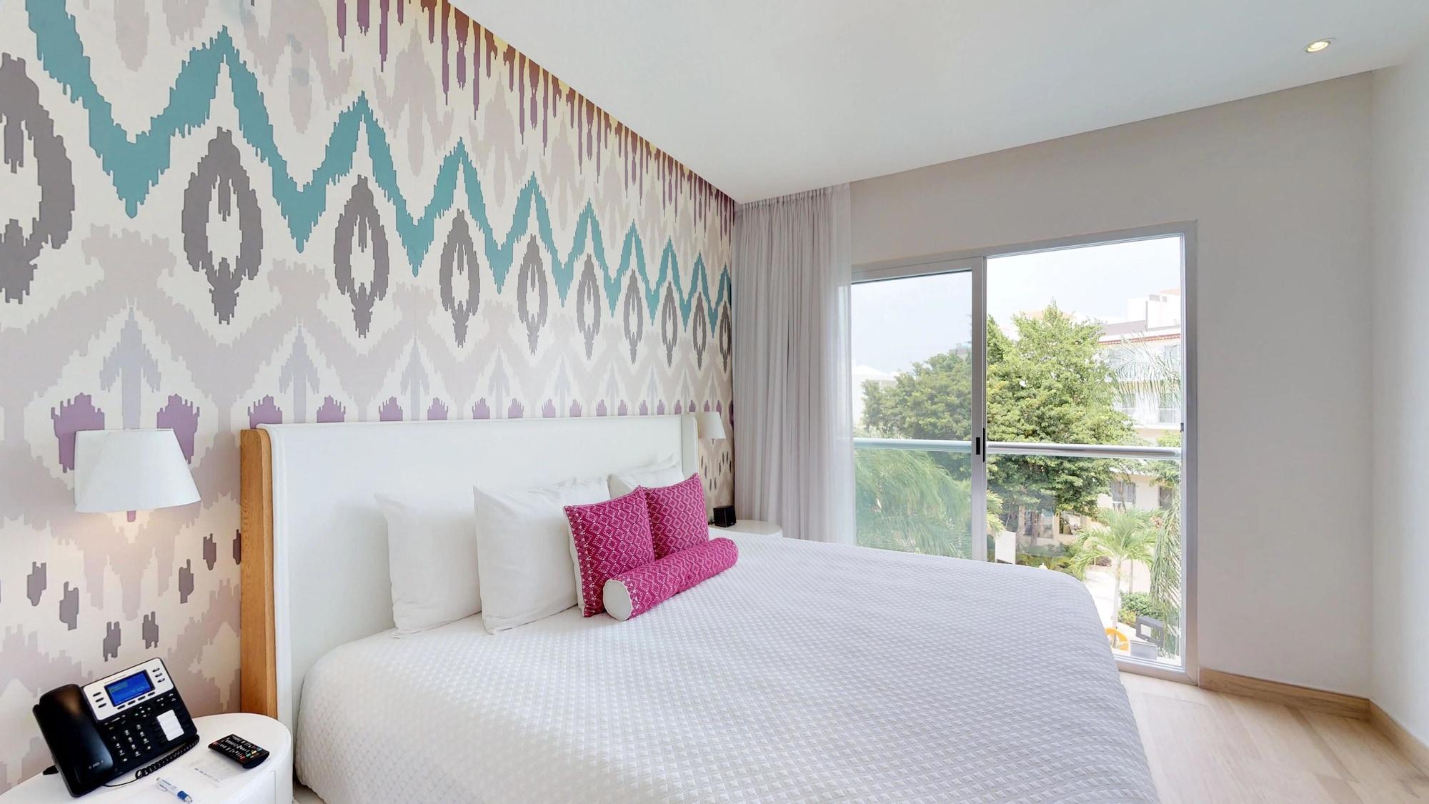 Residences At The Fives Playa del Carmen Exterior photo